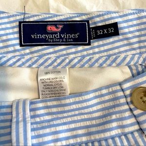 Vineyard Vines mens seersucker pants in a 32/32.